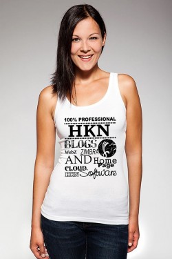 Frau mit weißem HKN Top
